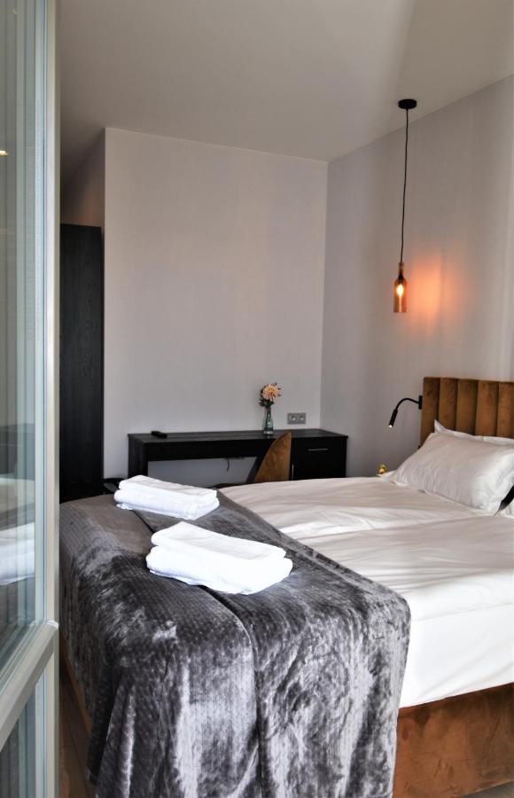 Patio Riverfront Aparthotel グダニスク エクステリア 写真
