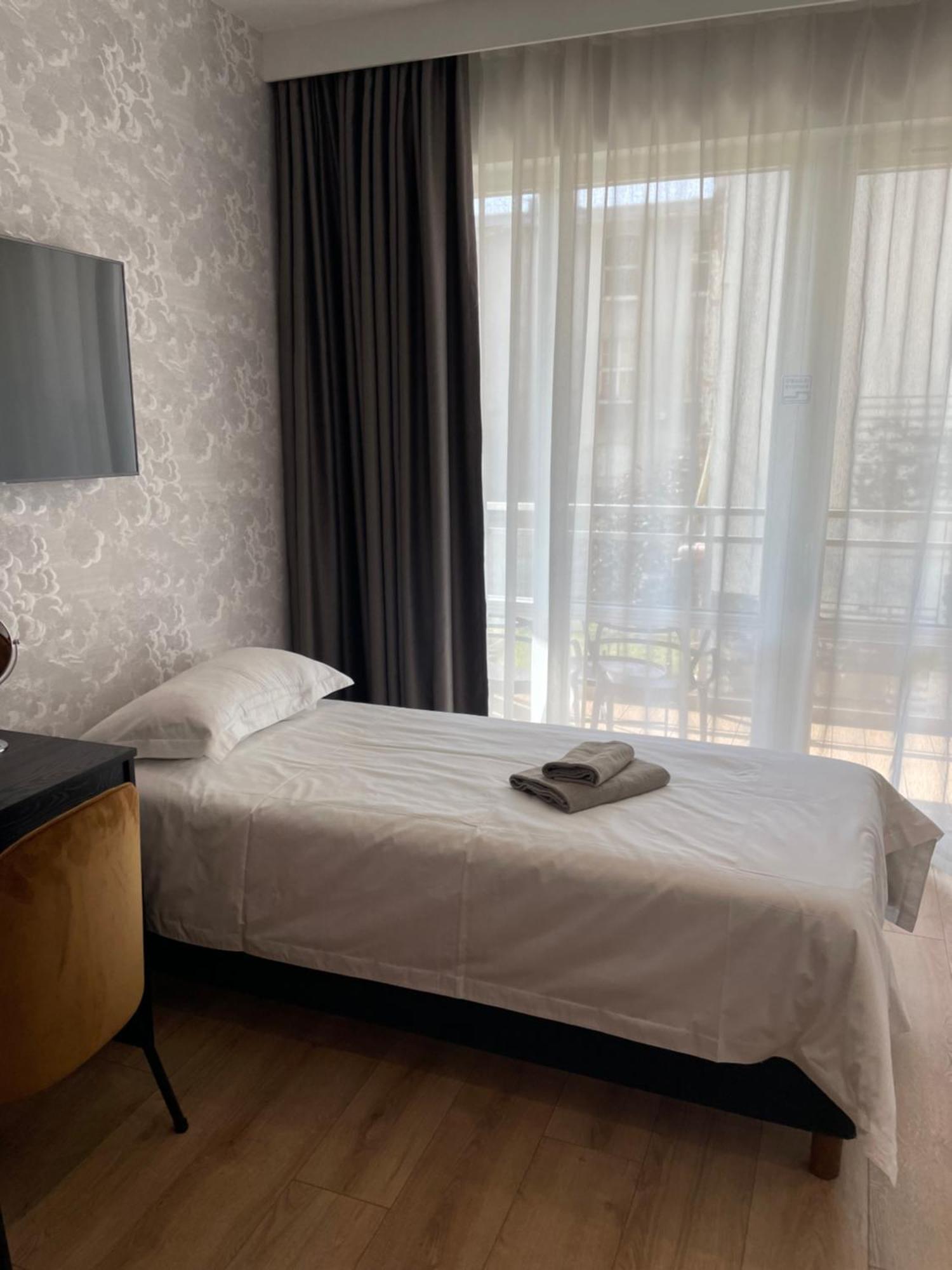 Patio Riverfront Aparthotel グダニスク エクステリア 写真